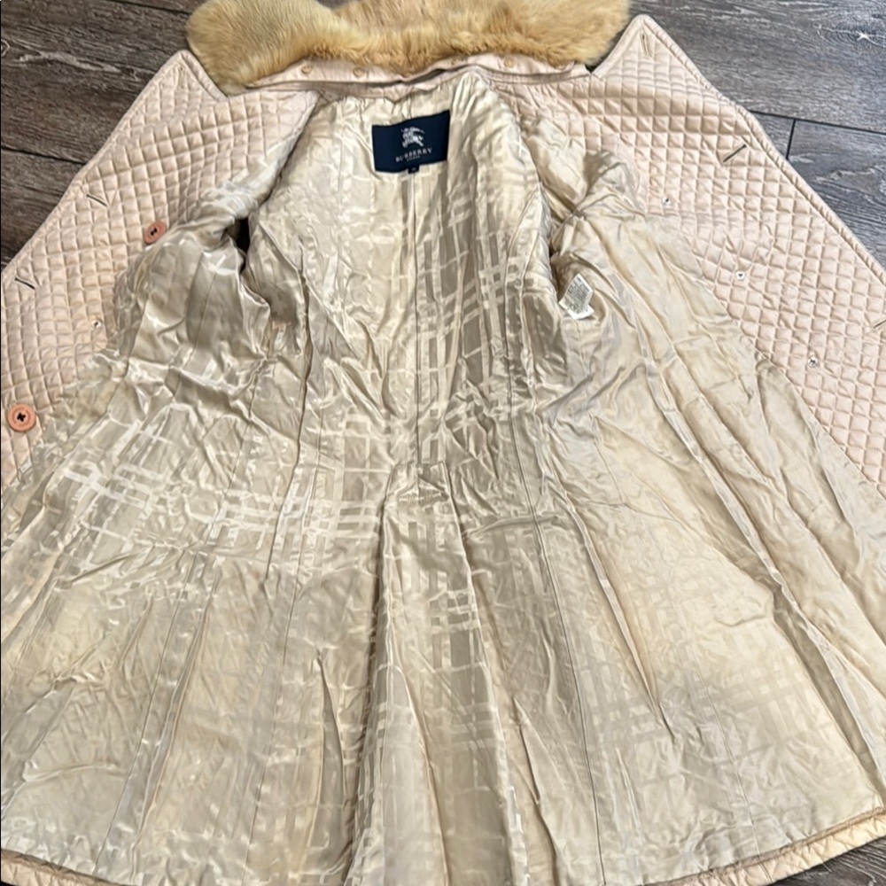 Authentic Burberry Quilted Coat with Removable Fur Collar - Picture 11 of 16